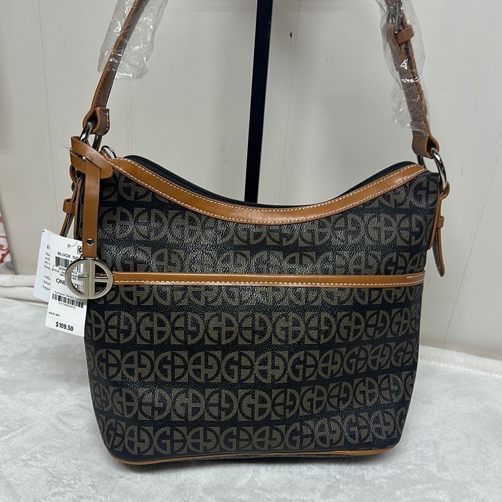 Giani Bernini Black and Brown Shoulder Bag with Elegant Design